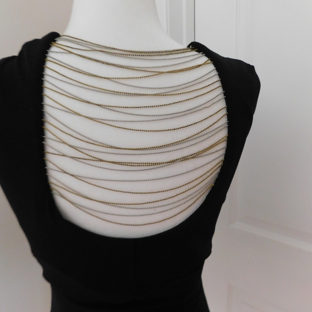 👉 Chained back Top